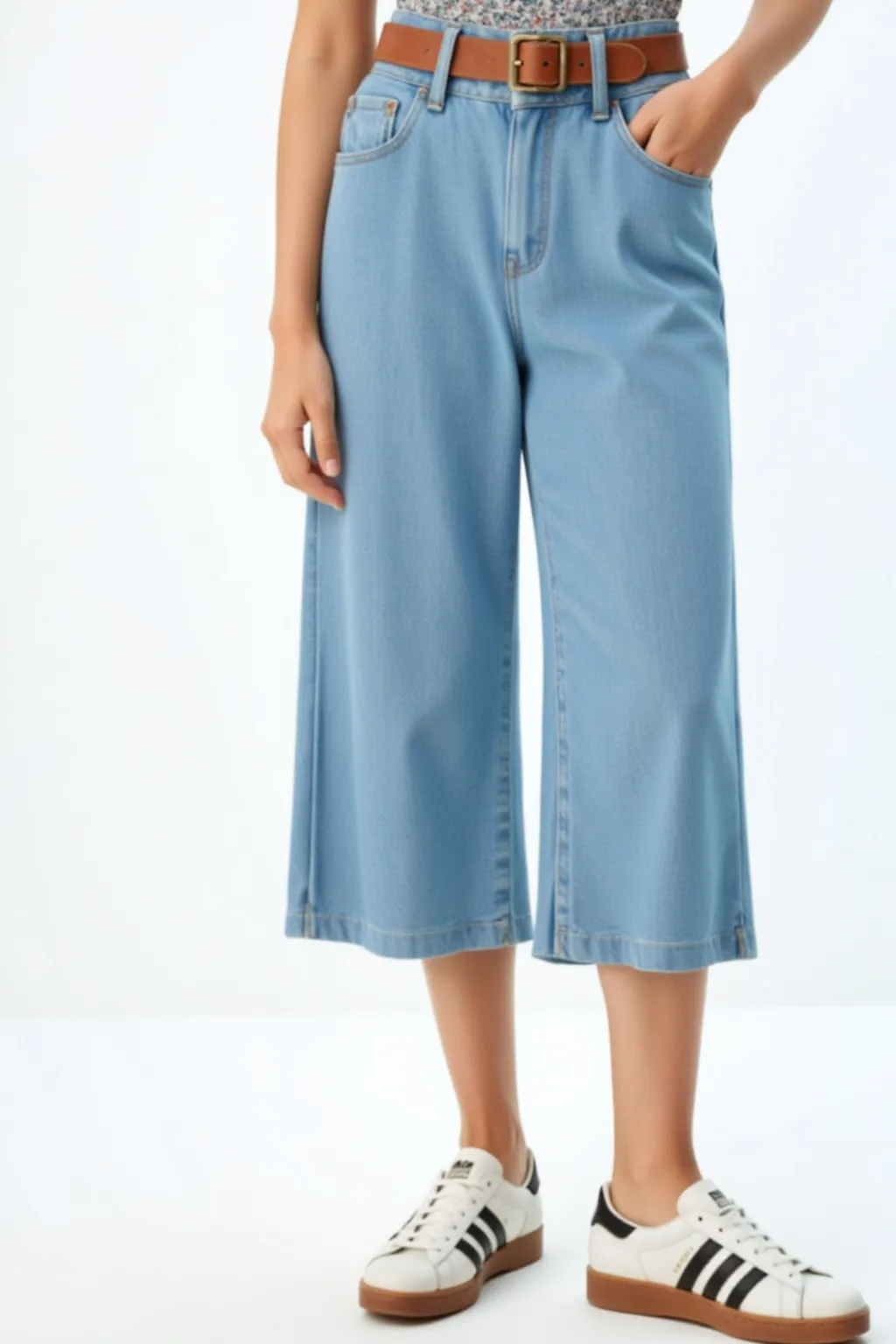 Cropped Flared Jeans